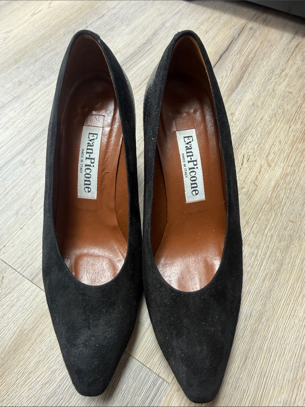 Evan Picone Black Suede Pointed-Toe Pump